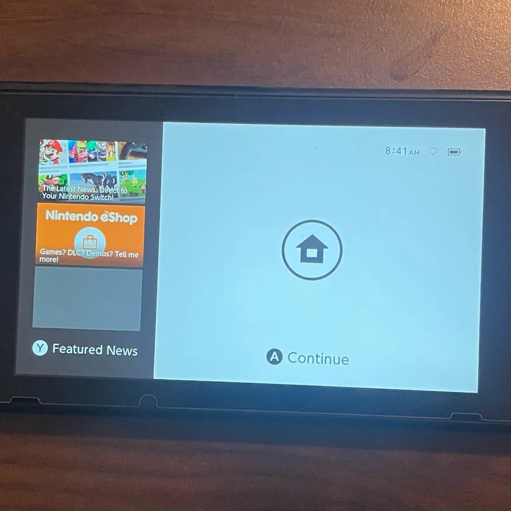 Nintendo Switch - Picture 3 of 4